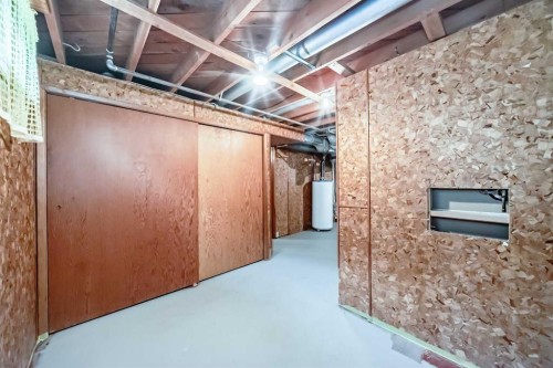 3132 48 Street Sw, Calgary, AB - Indoor