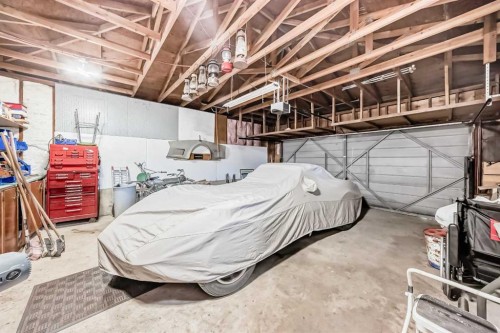 3132 48 Street Sw, Calgary, AB - Indoor
