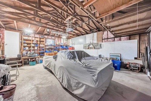 3132 48 Street Sw, Calgary, AB - Indoor
