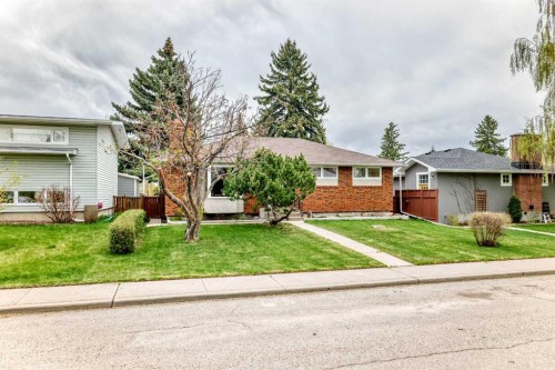 3132 48 Street Sw, Calgary, AB - Outdoor