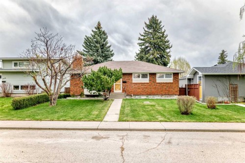 3132 48 Street Sw, Calgary, AB - Outdoor