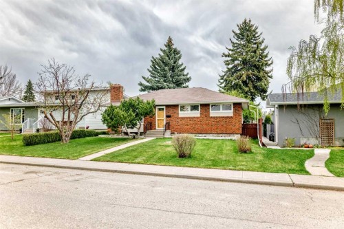 3132 48 Street Sw, Calgary, AB - Outdoor