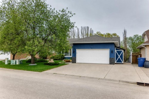 260 Westchester Way  Chestermere, AB T1X 1E2