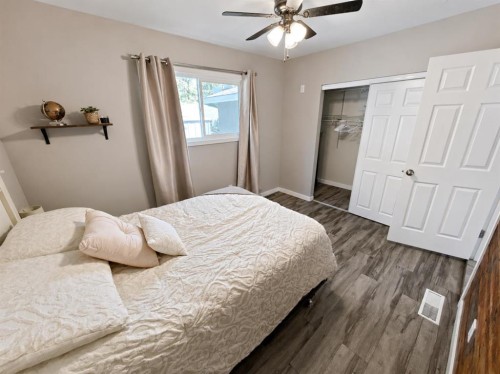 18 Maple Street, Okotoks, AB 