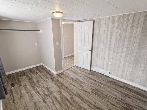 18 Maple Street, Okotoks, AB 
