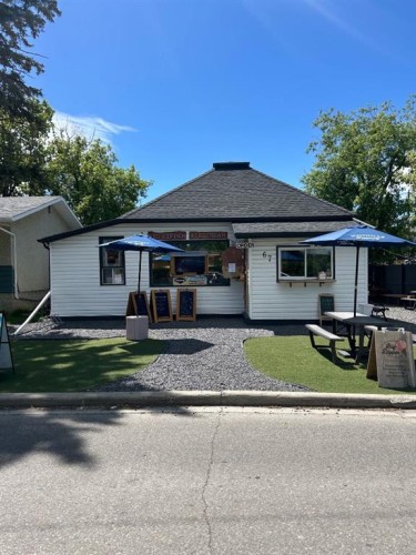18 Maple Street, Okotoks, AB 
