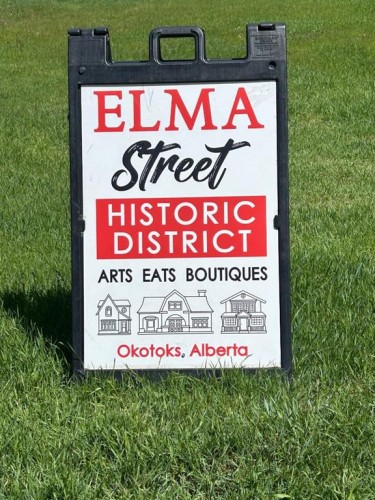 18 Maple Street, Okotoks, AB 