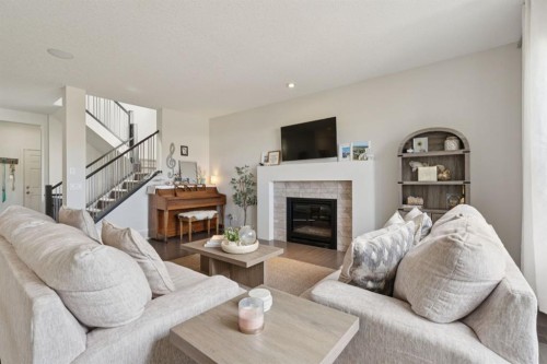 42 Riviera View, Cochrane, AB 