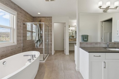 42 Riviera View, Cochrane, AB 