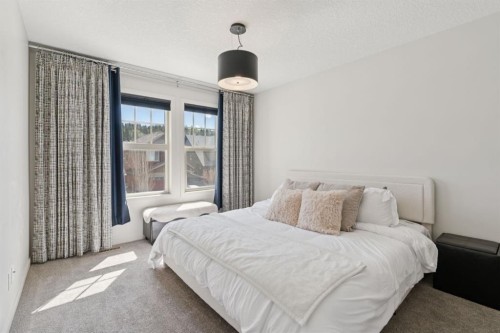 42 Riviera View, Cochrane, AB 