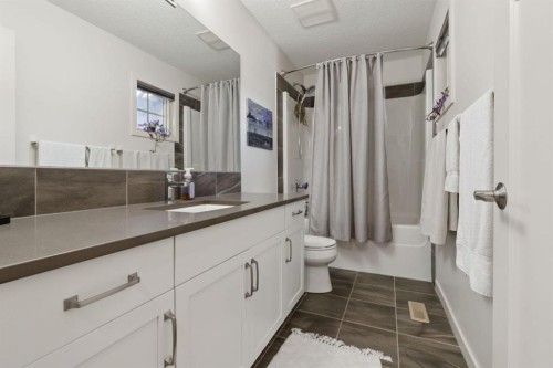 42 Riviera View, Cochrane, AB 
