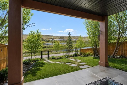 42 Riviera View, Cochrane, AB 