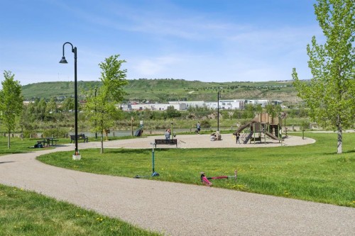 42 Riviera View, Cochrane, AB 