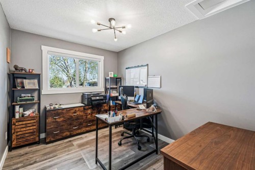2219 Munro Drive Ne, Calgary, AB - Indoor Photo Showing Office
