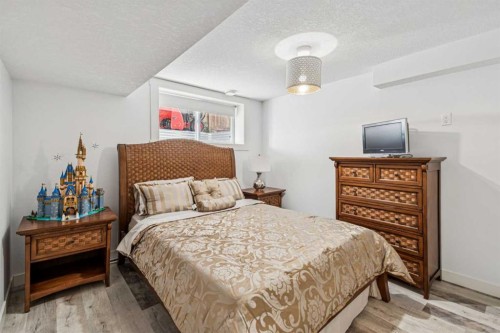 2219 Munro Drive Ne, Calgary, AB - Indoor Photo Showing Bedroom