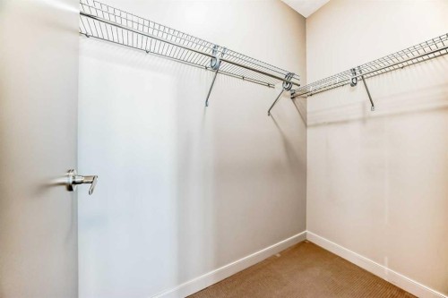706-220 12 Avenue Se, Calgary, AB - Indoor With Storage