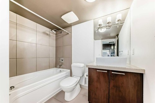 706-220 12 Avenue Se, Calgary, AB - Indoor Photo Showing Bathroom