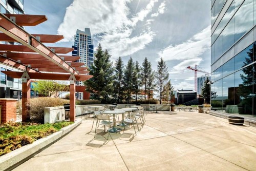 706-220 12 Avenue Se, Calgary, AB - Outdoor