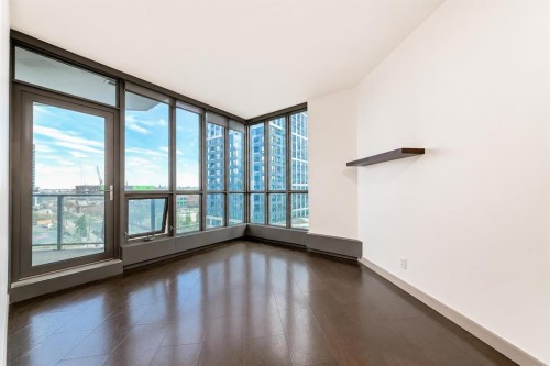 706-220 12 Avenue Se, Calgary, AB - Indoor Photo Showing Other Room