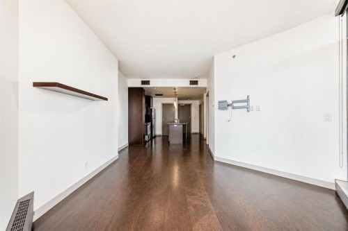 706-220 12 Avenue Se, Calgary, AB - Indoor Photo Showing Other Room