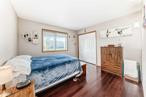 34054 Range Road 15, Rural Red Deer County, AB - Indoor Photo Showing Bedroom