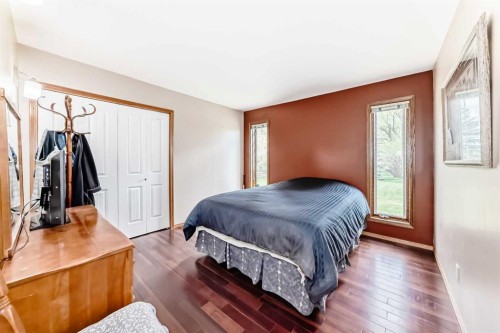 34054 Range Road 15, Rural Red Deer County, AB - Indoor Photo Showing Bedroom