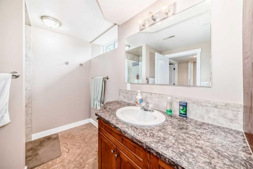 34054 Range Road 15, Rural Red Deer County, AB - Indoor Photo Showing Bathroom