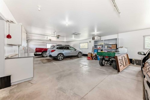 34054 Range Road 15, Rural Red Deer County, AB - Indoor Photo Showing Garage