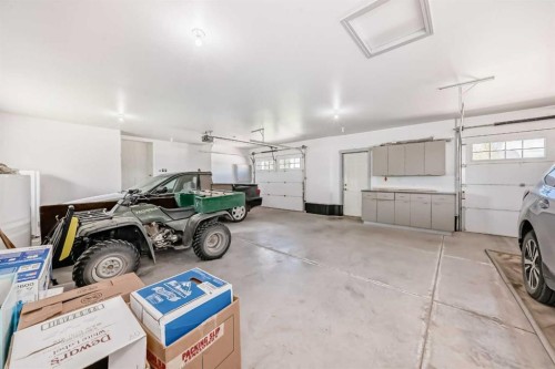 34054 Range Road 15, Rural Red Deer County, AB - Indoor Photo Showing Garage
