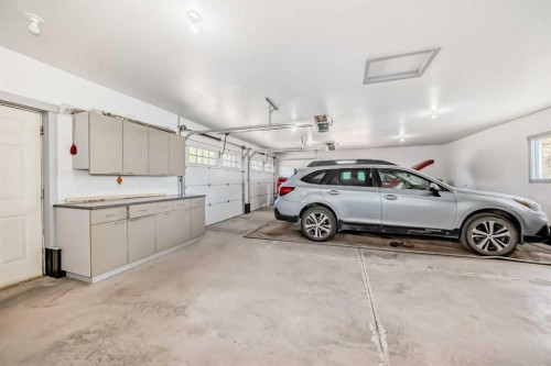 34054 Range Road 15, Rural Red Deer County, AB - Indoor Photo Showing Garage