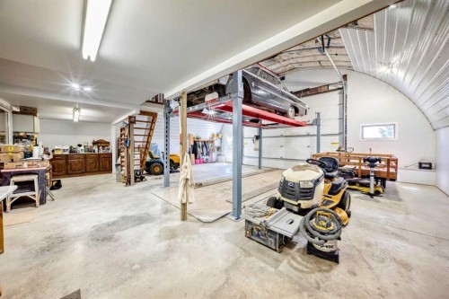 34054 Range Road 15, Rural Red Deer County, AB - Indoor Photo Showing Garage