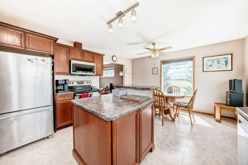 34054 Range Road 15, Rural Red Deer County, AB - Indoor Photo Showing Kitchen
