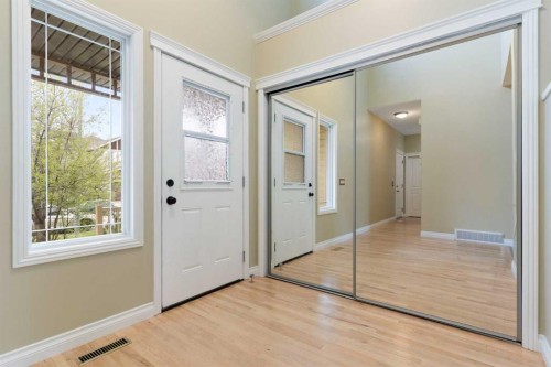 175 Sunset Close, Cochrane, AB - Indoor Photo Showing Other Room