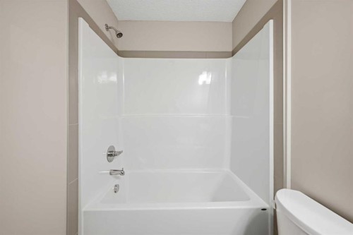 1322-7451 Falconridge Boulevard Ne, Calgary, AB - Indoor Photo Showing Bathroom