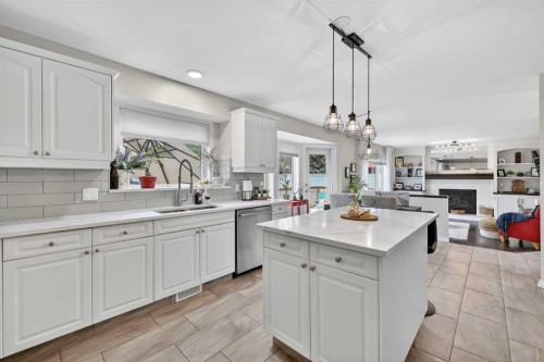 217 Mountain Park Drive Se, Calgary, AB - Indoor Photo Showing Kitchen
