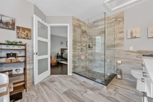 217 Mountain Park Drive Se, Calgary, AB - Indoor Photo Showing Bathroom