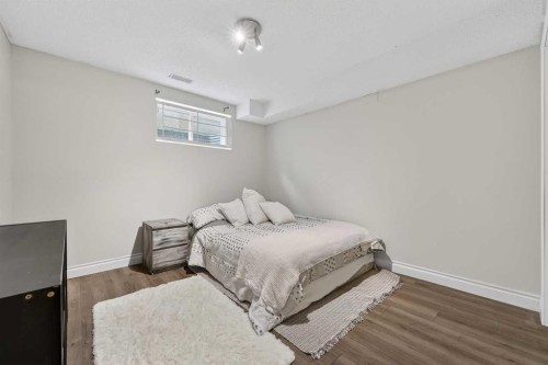 217 Mountain Park Drive Se, Calgary, AB - Indoor Photo Showing Bedroom