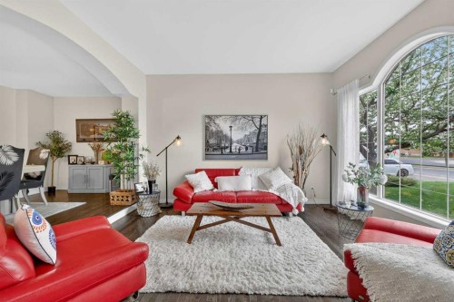 217 Mountain Park Drive Se, Calgary, AB - Indoor Photo Showing Living Room