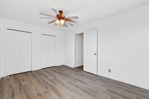5615 1 Avenue Se, Calgary, AB - Indoor Photo Showing Other Room