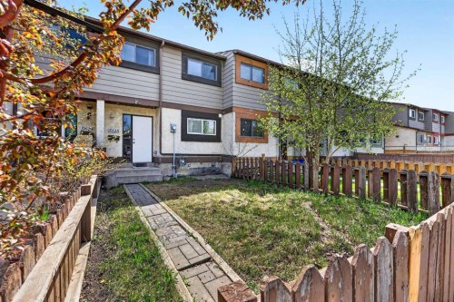 5615 1 Avenue Se, Calgary, AB - Outdoor