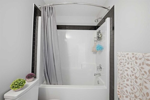 4065 Cornerstone Boulevard Ne, Calgary, AB - Indoor Photo Showing Bathroom