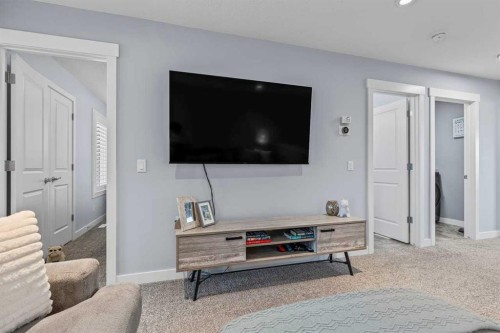 68 Legacy Manor Se, Calgary, AB - Indoor Photo Showing Living Room