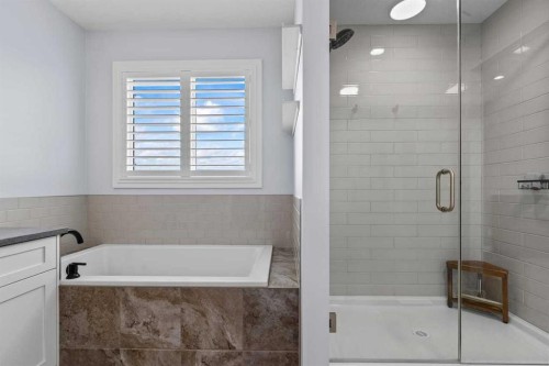 68 Legacy Manor Se, Calgary, AB - Indoor Photo Showing Bathroom