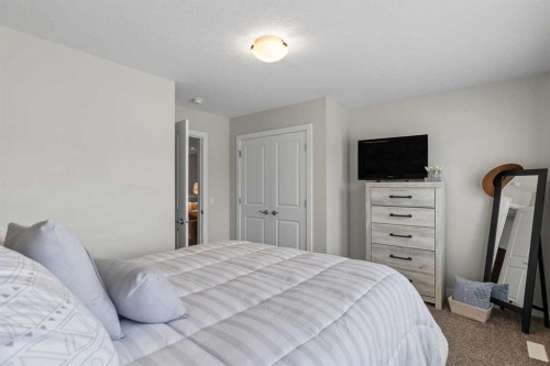 68 Legacy Manor Se, Calgary, AB - Indoor Photo Showing Bedroom