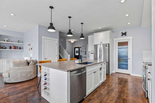 68 Legacy Manor Se, Calgary, AB - Indoor Photo Showing Kitchen With Upgraded Kitchen