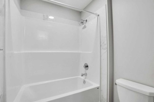 179 Lucas Heights Nw, Calgary, AB - Indoor Photo Showing Bathroom