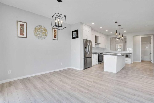 179 Lucas Heights Nw, Calgary, AB - Indoor Photo Showing Kitchen With Upgraded Kitchen