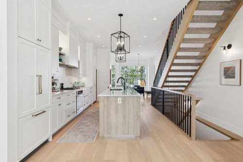 534 35A Street Nw, Calgary, AB - Indoor