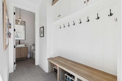 534 35A Street Nw, Calgary, AB - Indoor Photo Showing Other Room