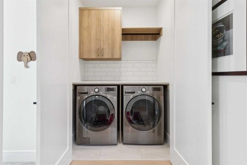 534 35A Street Nw, Calgary, AB - Indoor Photo Showing Laundry Room